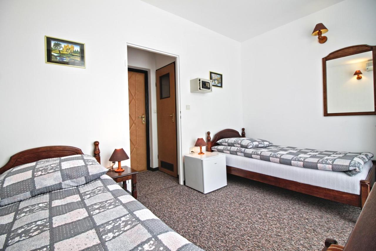 Motel Na Zbojeckiej Skawa Dış mekan fotoğraf