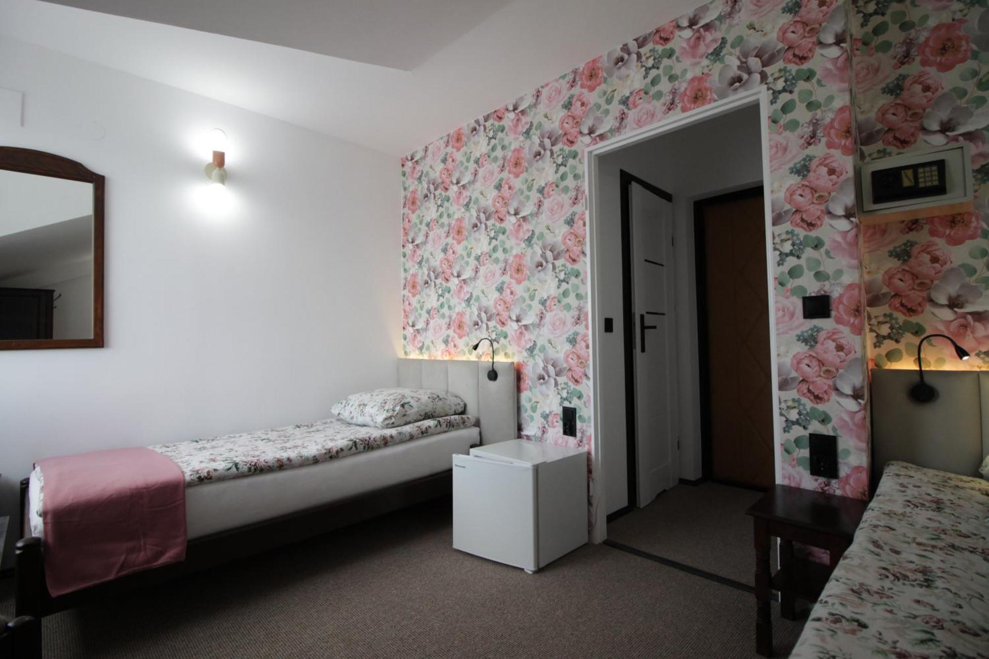 Motel Na Zbojeckiej Skawa Dış mekan fotoğraf