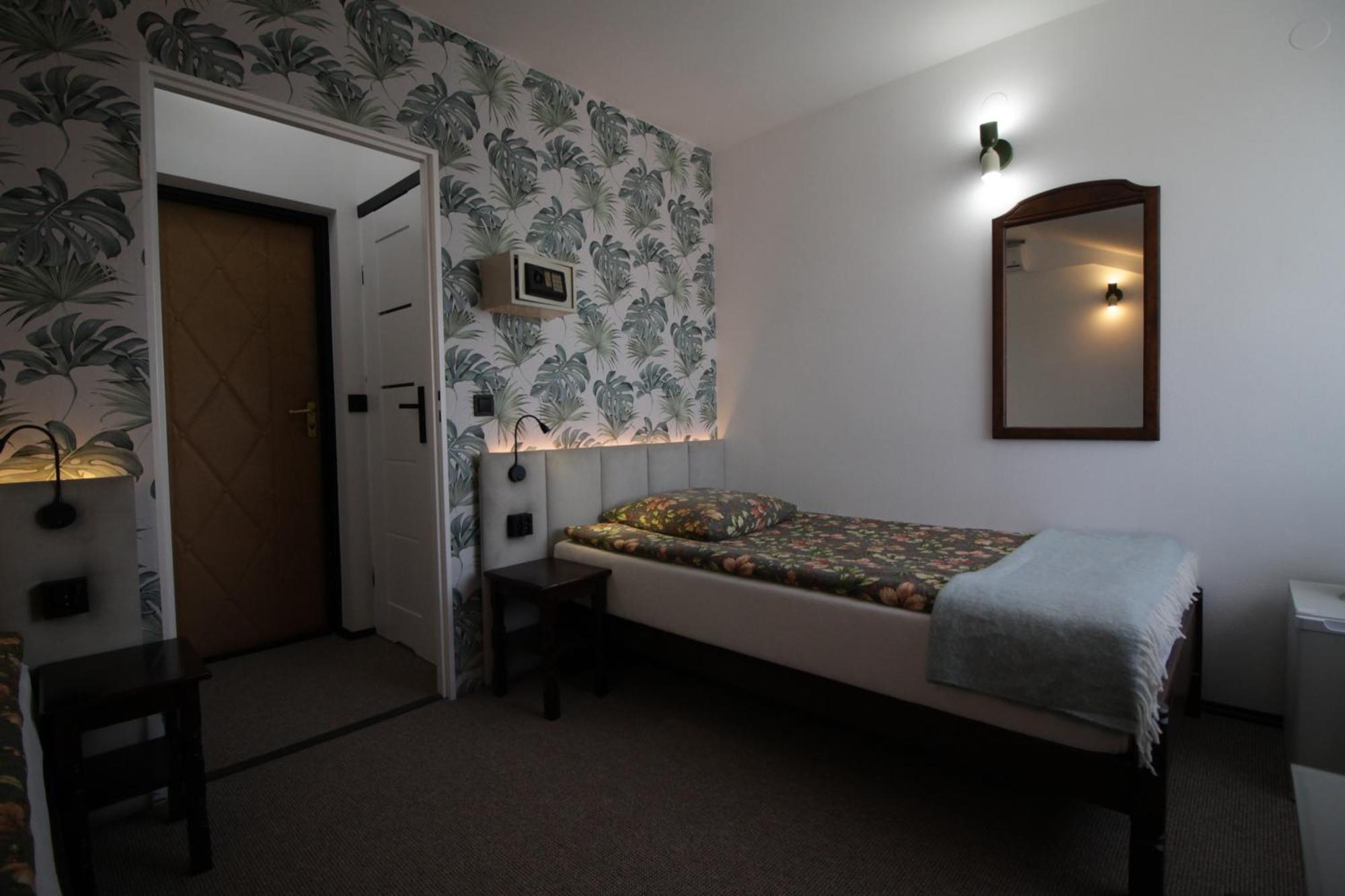 Motel Na Zbojeckiej Skawa Dış mekan fotoğraf