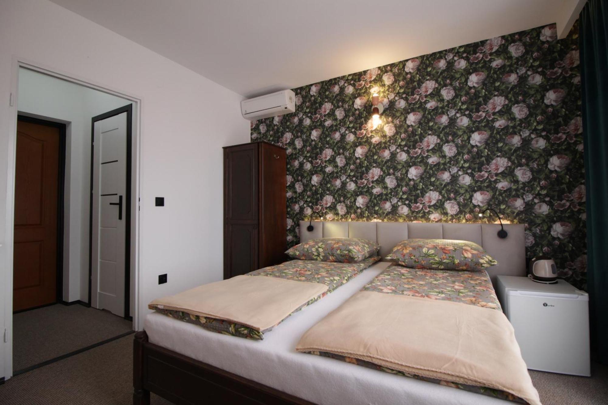 Motel Na Zbojeckiej Skawa Dış mekan fotoğraf