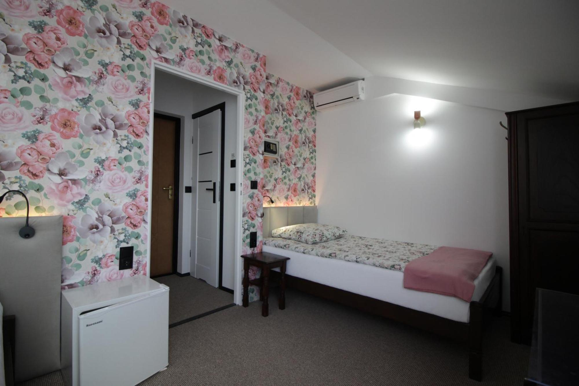 Motel Na Zbojeckiej Skawa Dış mekan fotoğraf